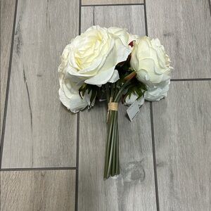 Elegant White Rose Bouquet